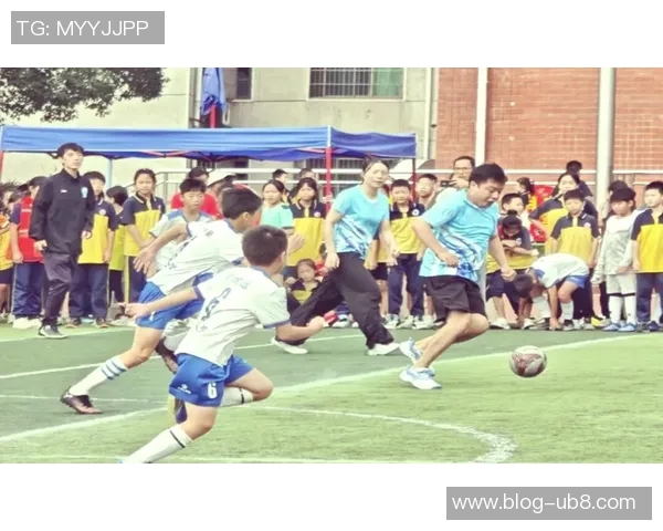 激烈对抗与团结合作一场难忘的足球赛精彩瞬间